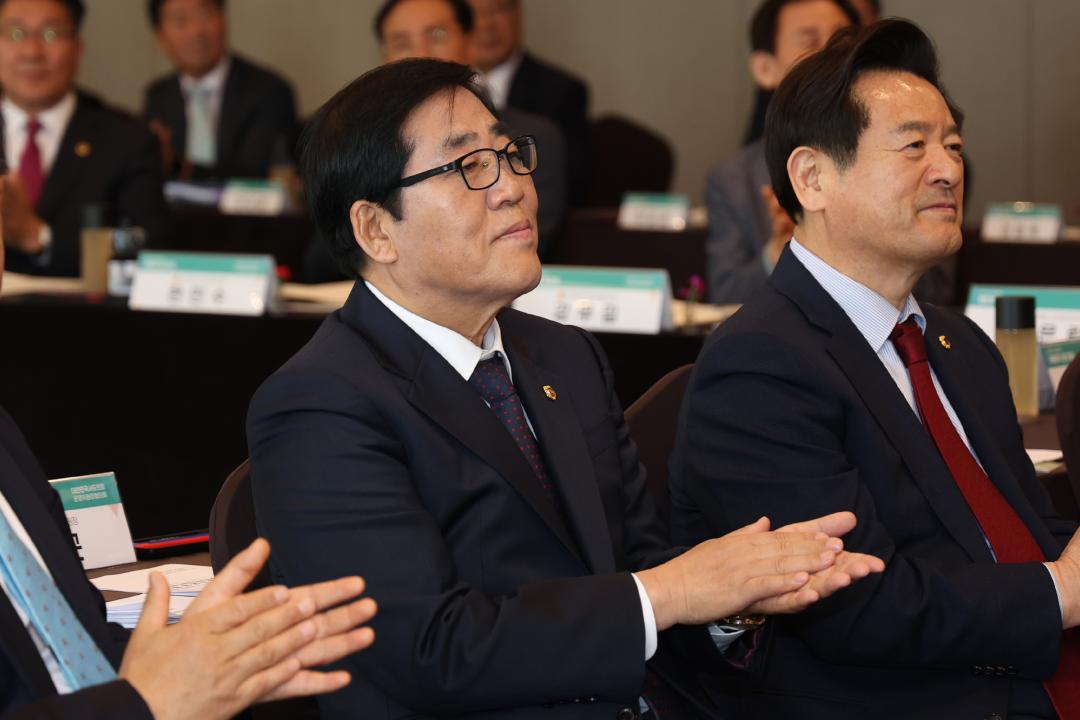 '대한민국 시도의회운영위원장협의회 제10대 후반기 제8차 정기회' 게시글의 사진(69) '2024-05-16 대한민국 시도의회운영위원장협의회 제10대 후반기 제8차 정기회 (71).jpg'