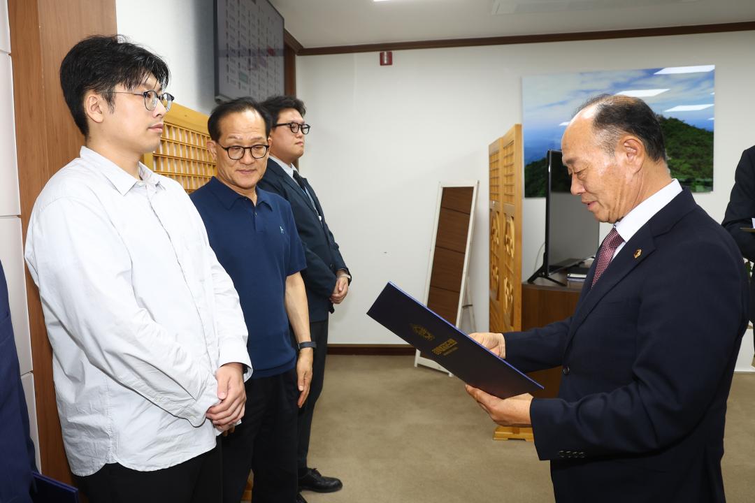 '강원특별자치도의회 의원 행동강령운영 자문위원회 위촉식' 게시글의 사진(8) '2026-07-28 강원특별자치도의회 의원 행동강령운영 자문위원회 위촉식 (9).jpg'