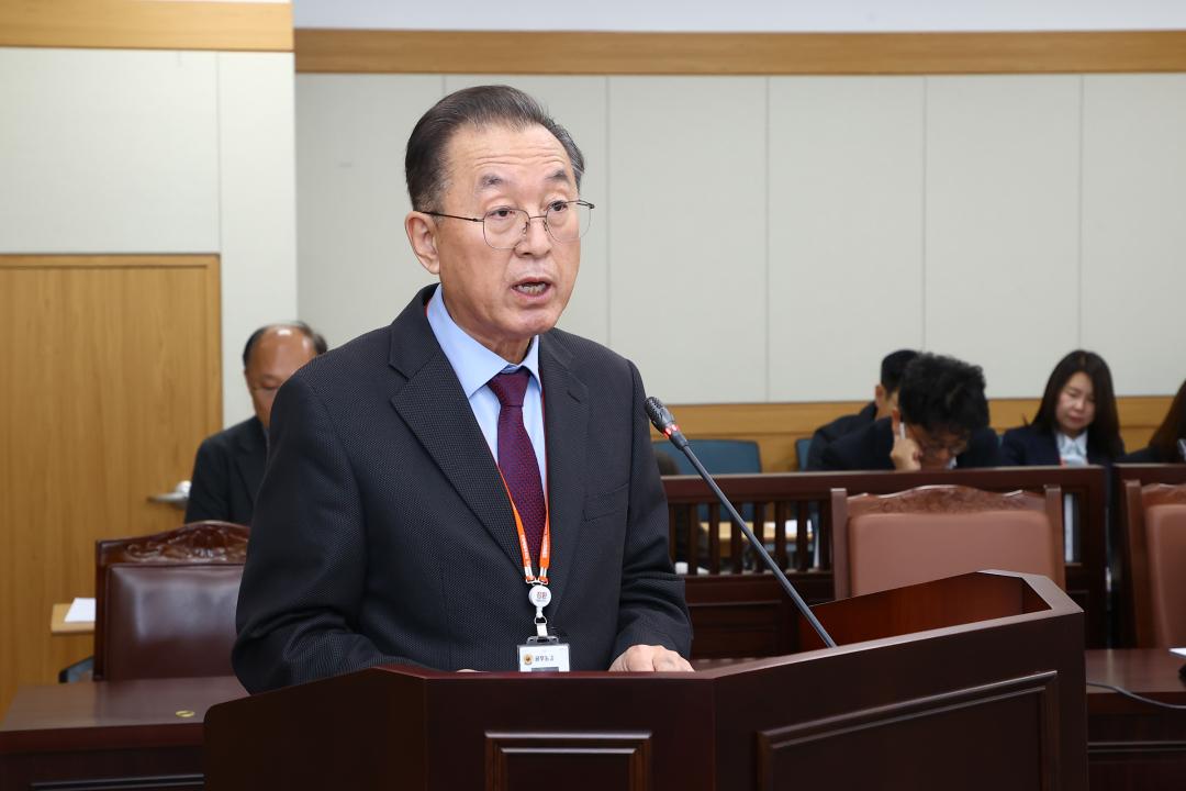 '제342회 제1차 안전건설위원회(2025년도 행정사무감사(자치경찰위원회))' 게시글의 사진(4) '2025-11-05 제342회 제1차 안전건설위원회(2025년도 행정사무감사(자치경찰위원회)) (4).jpg'