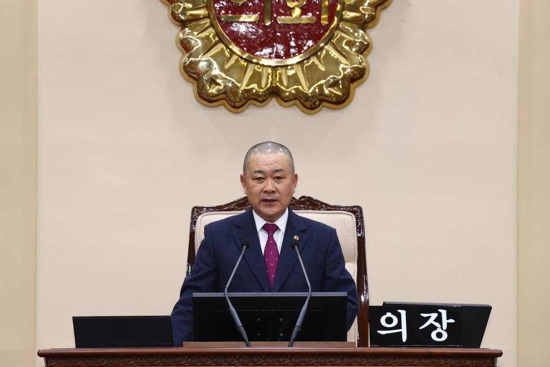 '제343회 제2차 본회의' 게시글의 사진(9) '2026-02-12 제343회 제2차 본회의 (9) 회의진행 김시성의장.jpg'