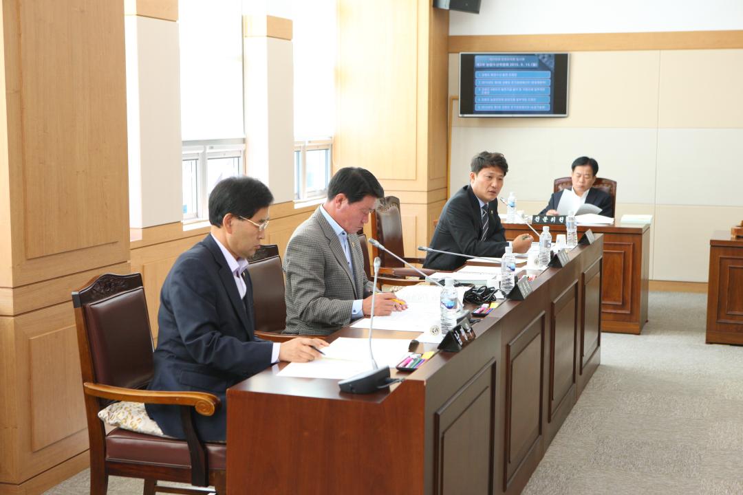 '제248회 제3차 농림수산위원회' 게시글의 사진(11) '2015-09-14 제248회 제3차 농림수산위원회 (11).jpg'