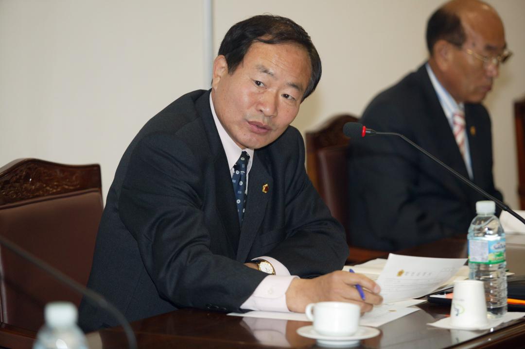 '수산자원연구소 현지 행정사무감사' 게시글의 사진(65) '2006-11-23 수산자원연구소 현지 행정사무감사 (65).jpg'