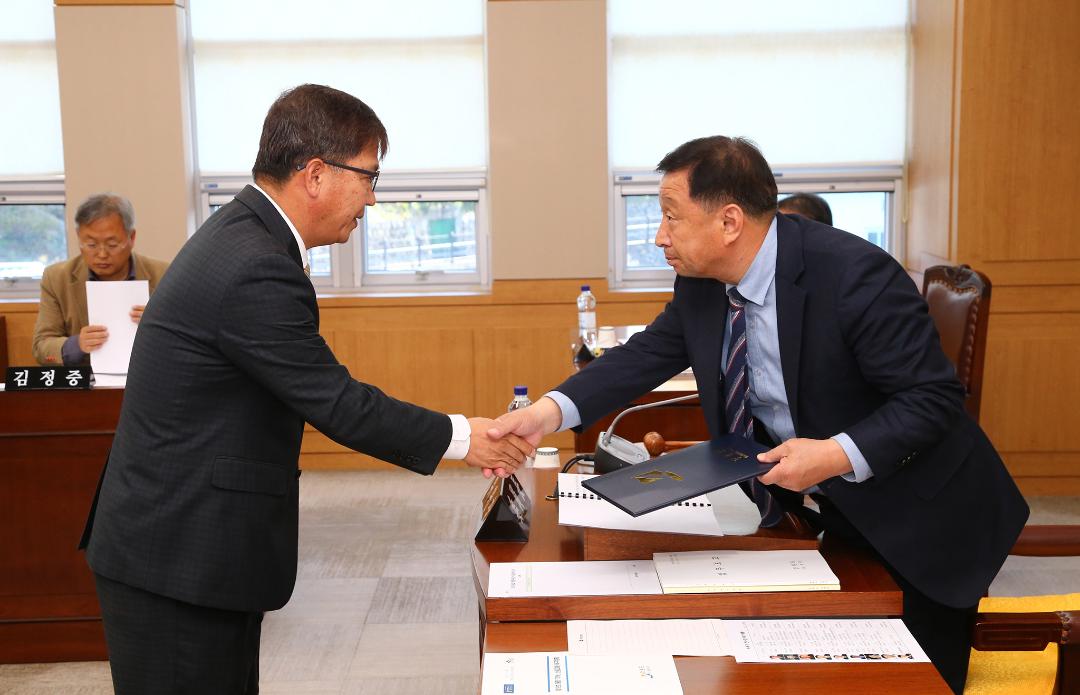 '2019년도 농림수산위원회 행정사무감사(녹색국)' 게시글의 사진(8) '2019-11-14 2019년도 농림수산위원회 행정사무감사(녹색국) (8).jpg'