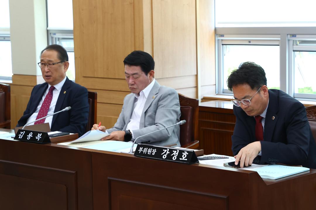 '제345회 제1차 경제산업위원회' 게시글의 사진(6) '2026-04-27 제345회 제1차 경제산업위원회 (6).jpg'