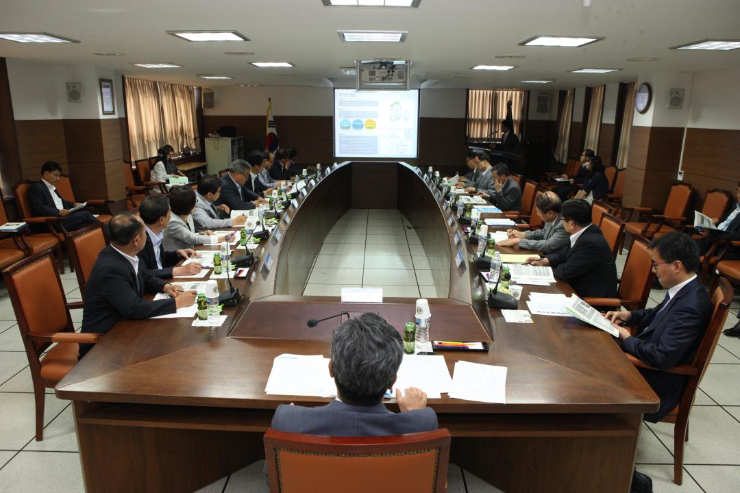 '제246회 경제건설위원회 토론회' 게시글의 사진(16) '2015-06-16 제246회 경제건설위원회 토론회 (16).jpg'