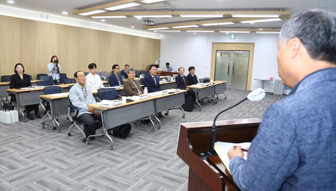 '2026년 제17회 강원환경비전포럼 반환경보조금 토론회(농자재 지원금의 친환경 개선방안)' 게시글의 사진(19) '2026-10-02 2026년 제17회 강원환경비전포럼 반환경보조금 토론회 (19).jpg'