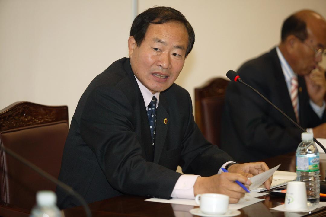 '수산자원연구소 현지 행정사무감사' 게시글의 사진(64) '2006-11-23 수산자원연구소 현지 행정사무감사 (64).jpg'