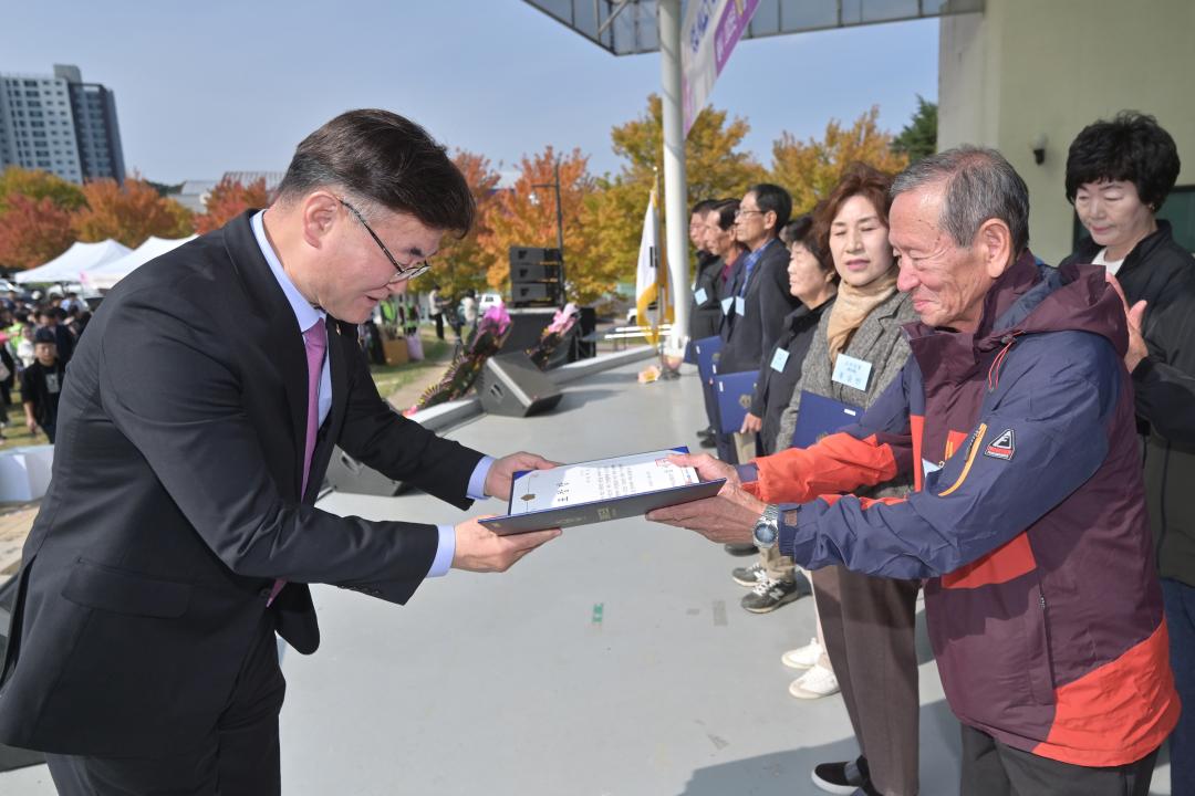 '창립22주년기념 강릉시 이통반장 한마음대회' 게시글의 사진(10) '2025-10-30 창립22주년기념 강릉시 이통반장 한마음대회 (10).jpg'