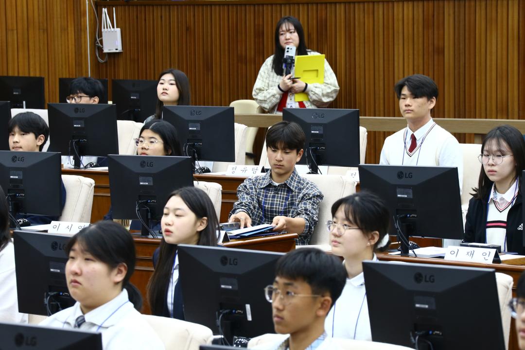 '2025 강원 청소년도의회' 게시글의 사진(104) '2025-04-11 2025 강원 청소년도의회 (104).jpg'