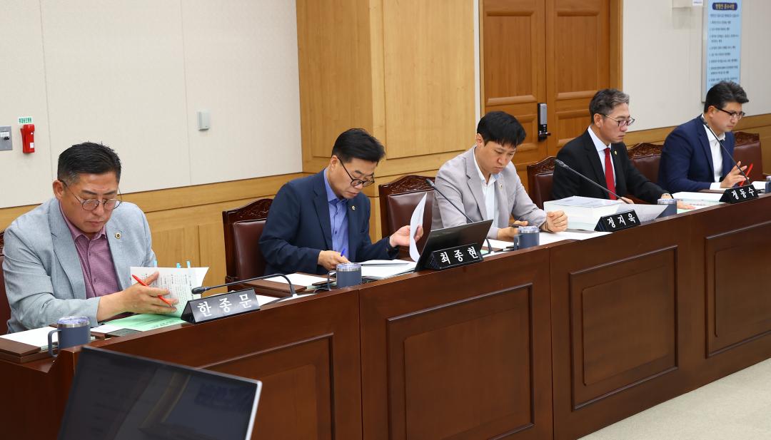 '제347회 제2차 의회운영위원회' 게시글의 사진(9) '2026-07-09 제347회 제2차 의회운영위원회 (9).jpg'