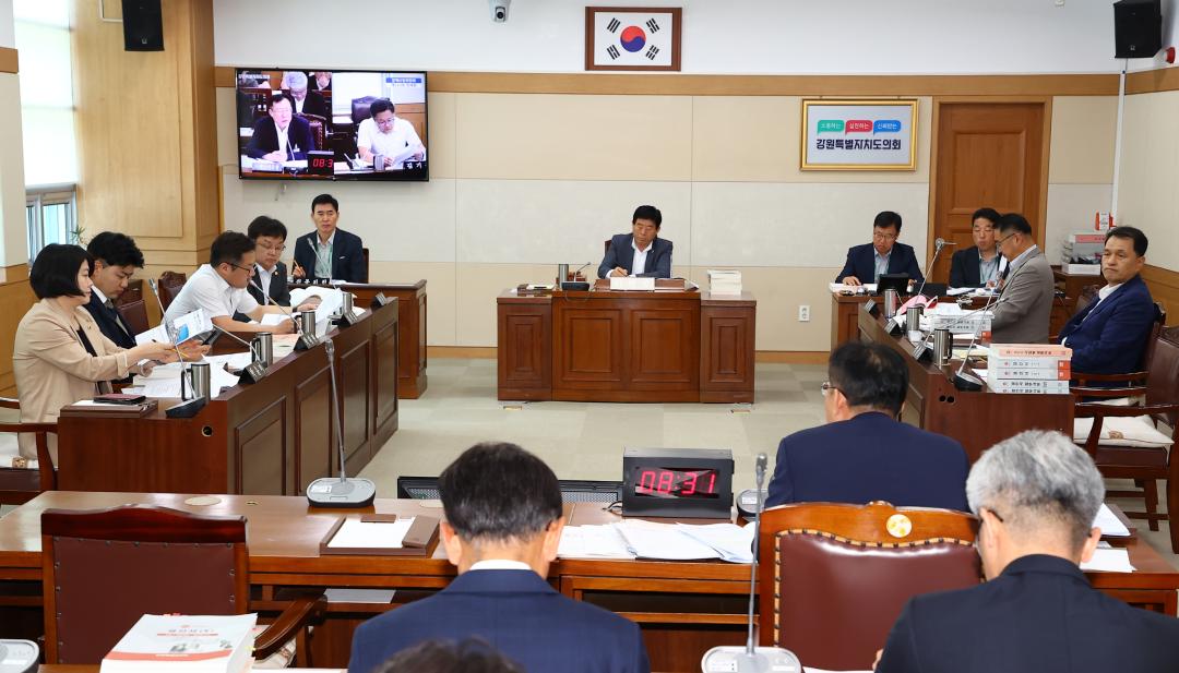 '제329회 제2차 경제산업위원회' 게시글의 사진(17) '2024-06-10 제329회 제2차 경제산업위원회 (17).jpg'