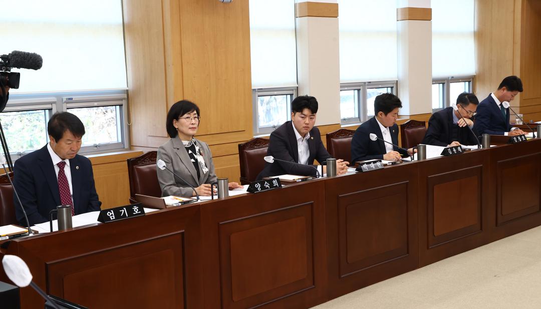 '제336회 제1차 의회운영위원회' 게시글의 사진(16) '2025-04-08 제336회 제1차 의회운영위원회 (16).jpg'