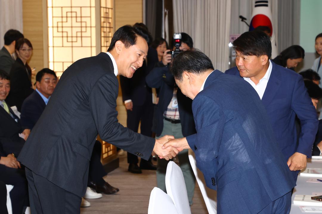 '대한민국시도의회의장협의회 제5차 임시회' 게시글의 사진(3) '2025-09-23 대한민국시도의회의장협의회 제5차 임시회 (3).jpg'