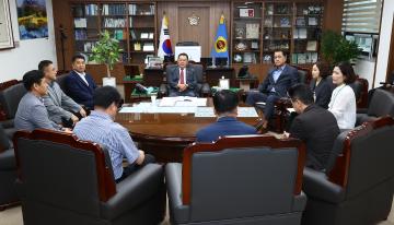 제11대 후반기 강원특별자치도의회 의장 및 운영위원장 감사패 전달식