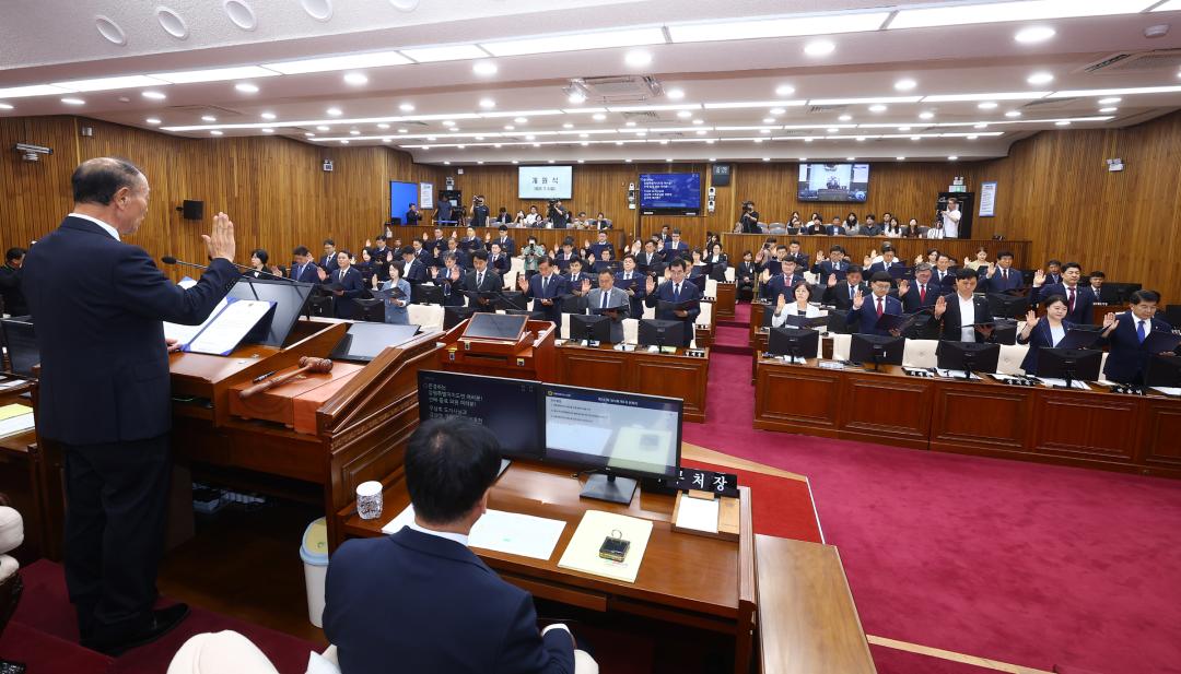 '제12대 강원특별자치도의회 힘찬 출범 "도민과 함께, 새로운 강원의 미래를 열겠습니다"' 게시글의 사진(2) '제12대 도의회 개원사진 (5).jpg'