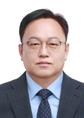 김산